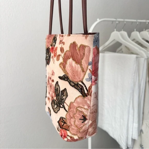 Vintage Floral Beaded Tote Bag - Picture 9 of 17